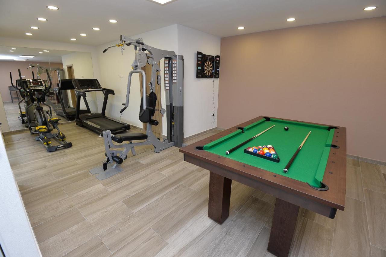 Apartments Adriatic ポドストラナ エクステリア 写真
