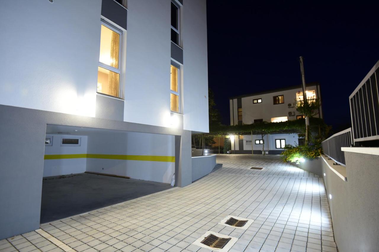 Apartments Adriatic ポドストラナ エクステリア 写真