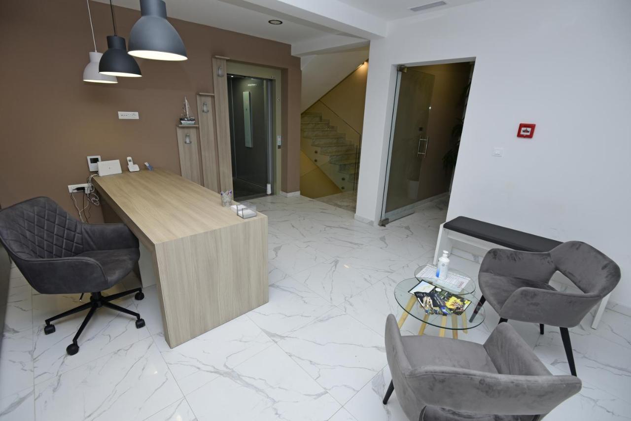 Apartments Adriatic ポドストラナ エクステリア 写真