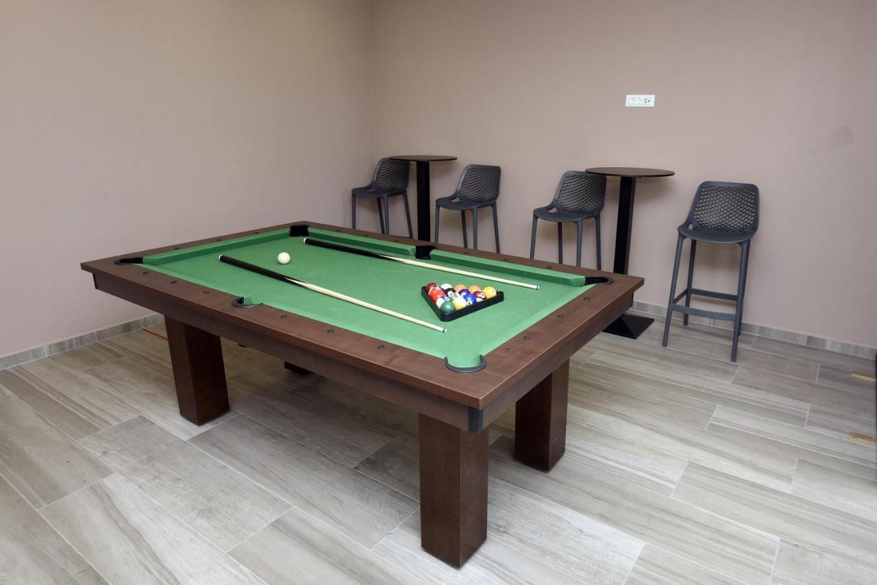 Apartments Adriatic ポドストラナ エクステリア 写真