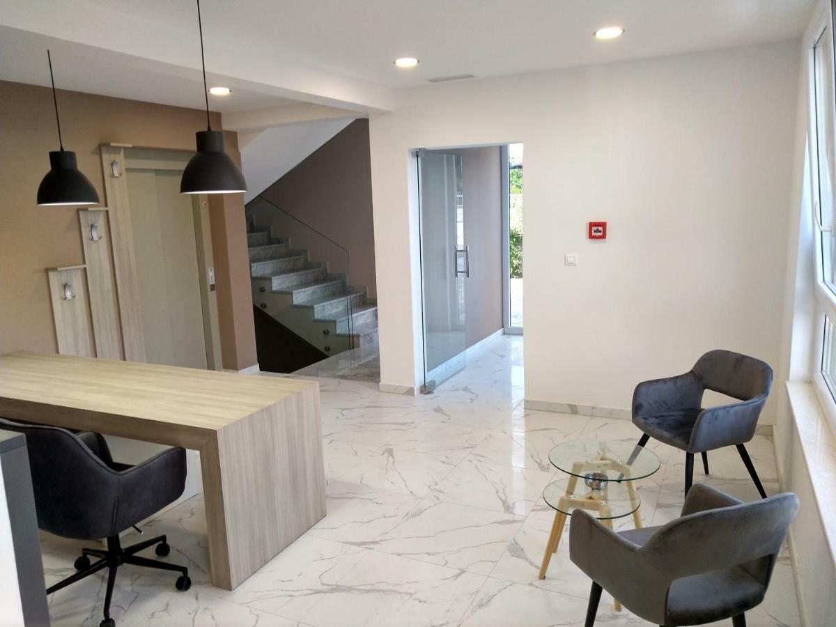 Apartments Adriatic ポドストラナ エクステリア 写真