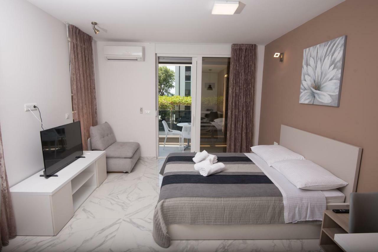 Apartments Adriatic ポドストラナ エクステリア 写真