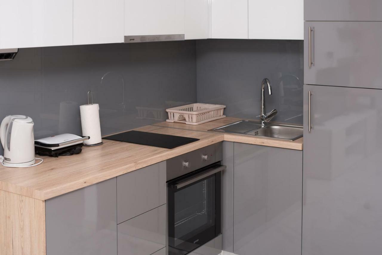 Apartments Adriatic ポドストラナ エクステリア 写真