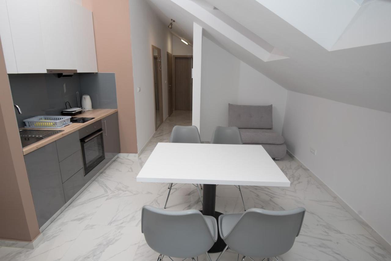 Apartments Adriatic ポドストラナ エクステリア 写真